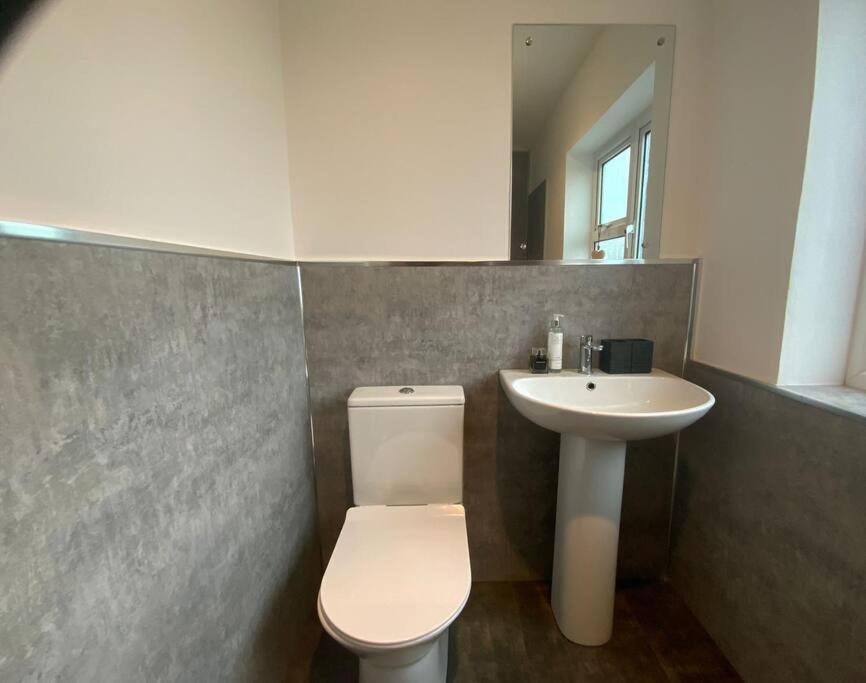 צ'יצ'סטר Warm And Cosy City Centre Home Near Train Station מראה חיצוני תמונה